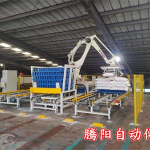 包装码垛生产线标配代替人工的设备－码垛机械手