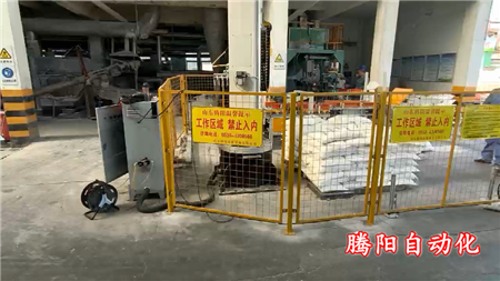 占地面积小安装灵活的立柱码垛机器人化工行业应用