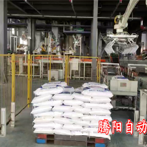 一台饲料码垛机器人负责多条生产线码垛