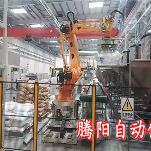 管道原料拆包投料机器人替代人工的划算账